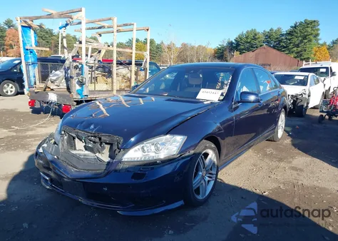 2013 Mercedes-Benz S 550 4Matic z USA, uszkodzony, nr VIN WDDNG9EB4DA526668